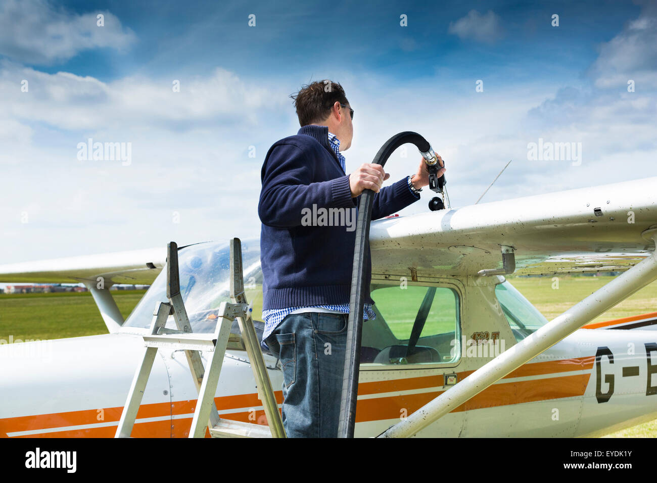 refueling a Cessna 152 light aircraft Stock Photo