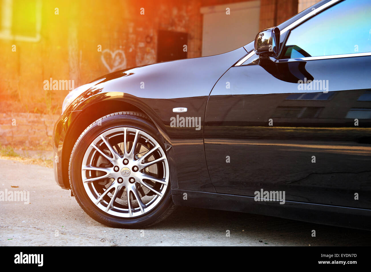 Shiny Black Car Stock Photos & Shiny Black Car Stock Images Alamy