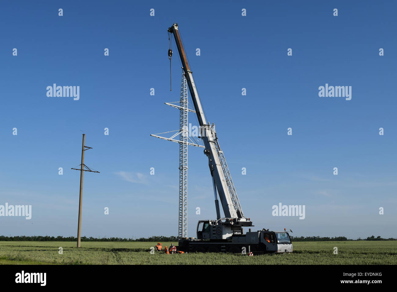 The elevator crane on a truck platform Stock Photo Alamy