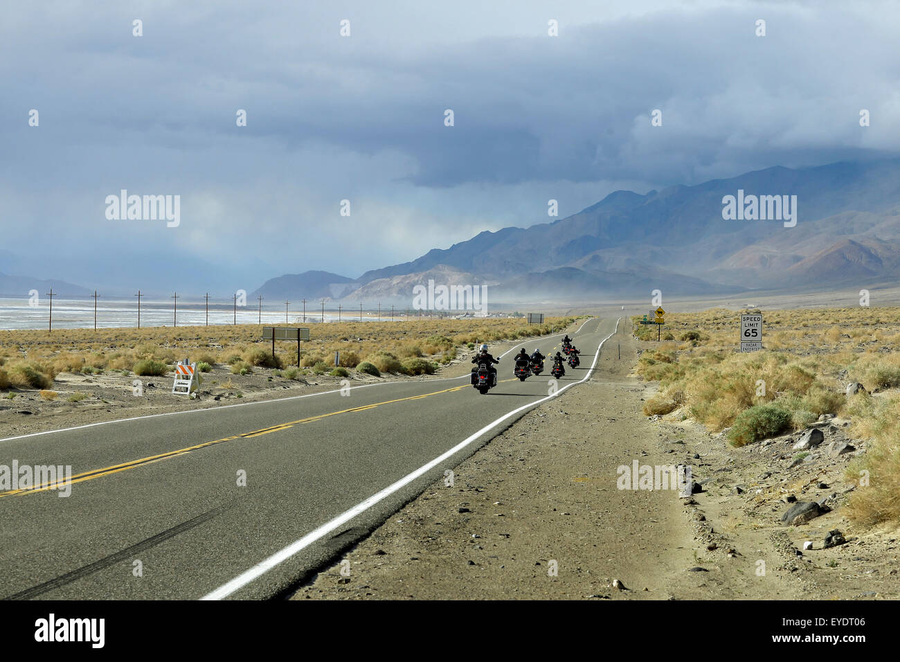 Highway of death desert storm hi-res stock photography and images - Alamy