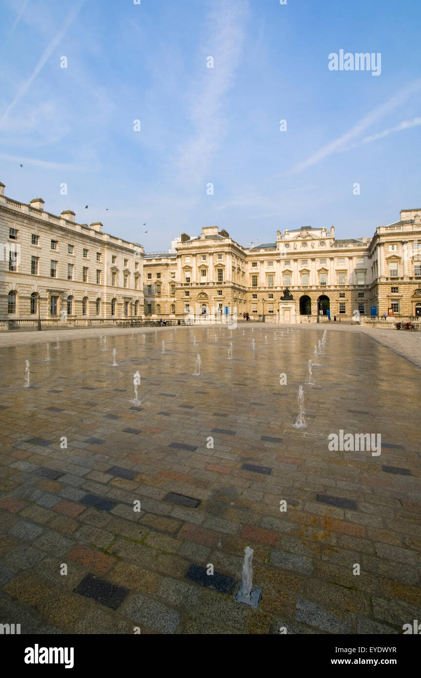 Strand to the somerset house hi-res stock photography and images - Alamy