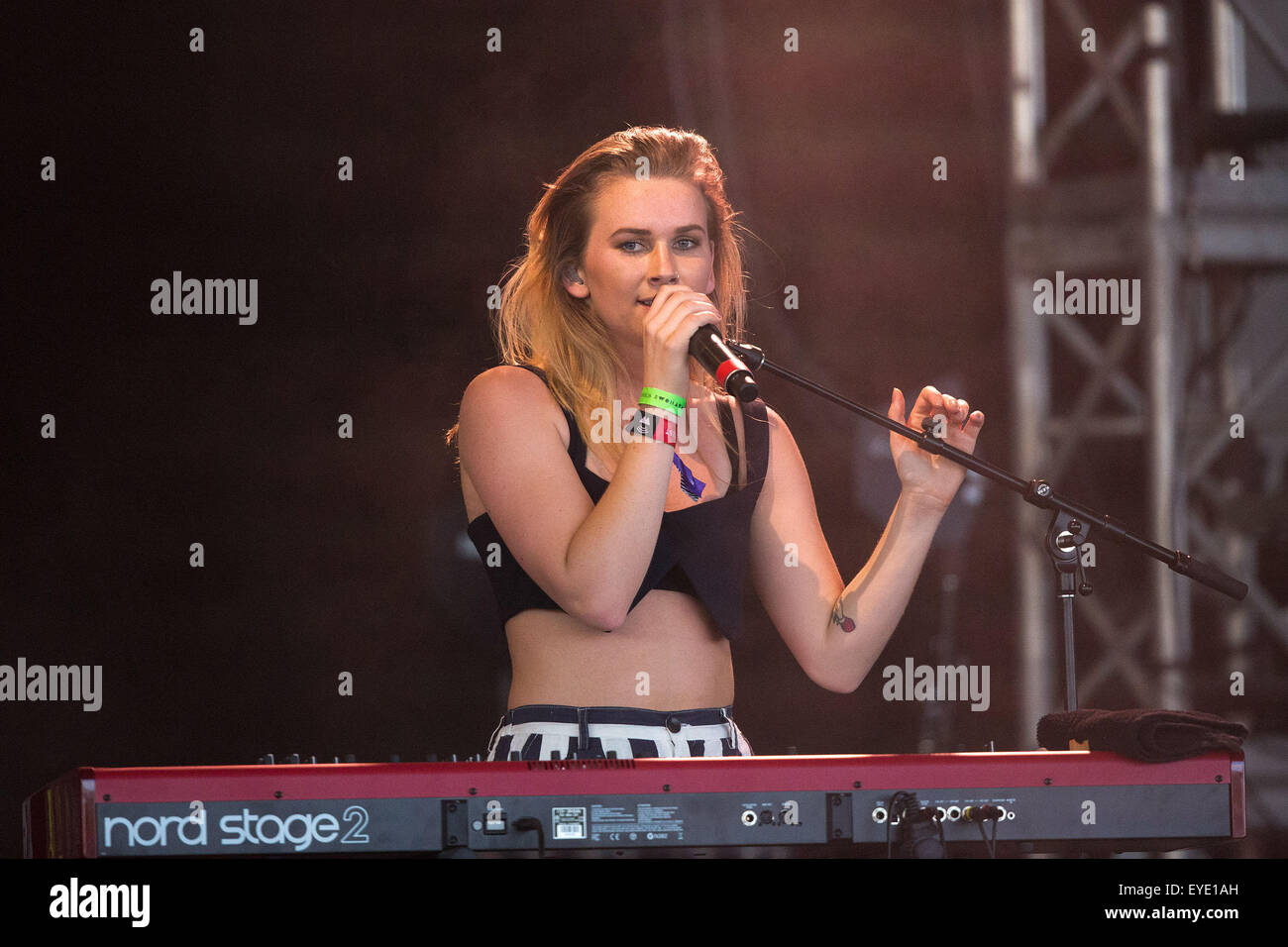 Oro Medonte, Ontario, Canada. 26th July 2015. Georgia Nott of Broods performs on Day 3 of the inaugural Wayhome Music and Arts Festival at Burl's Creek Event Grounds located North of Toronto. Credit:  EXImages/Alamy Live News Stock Photo