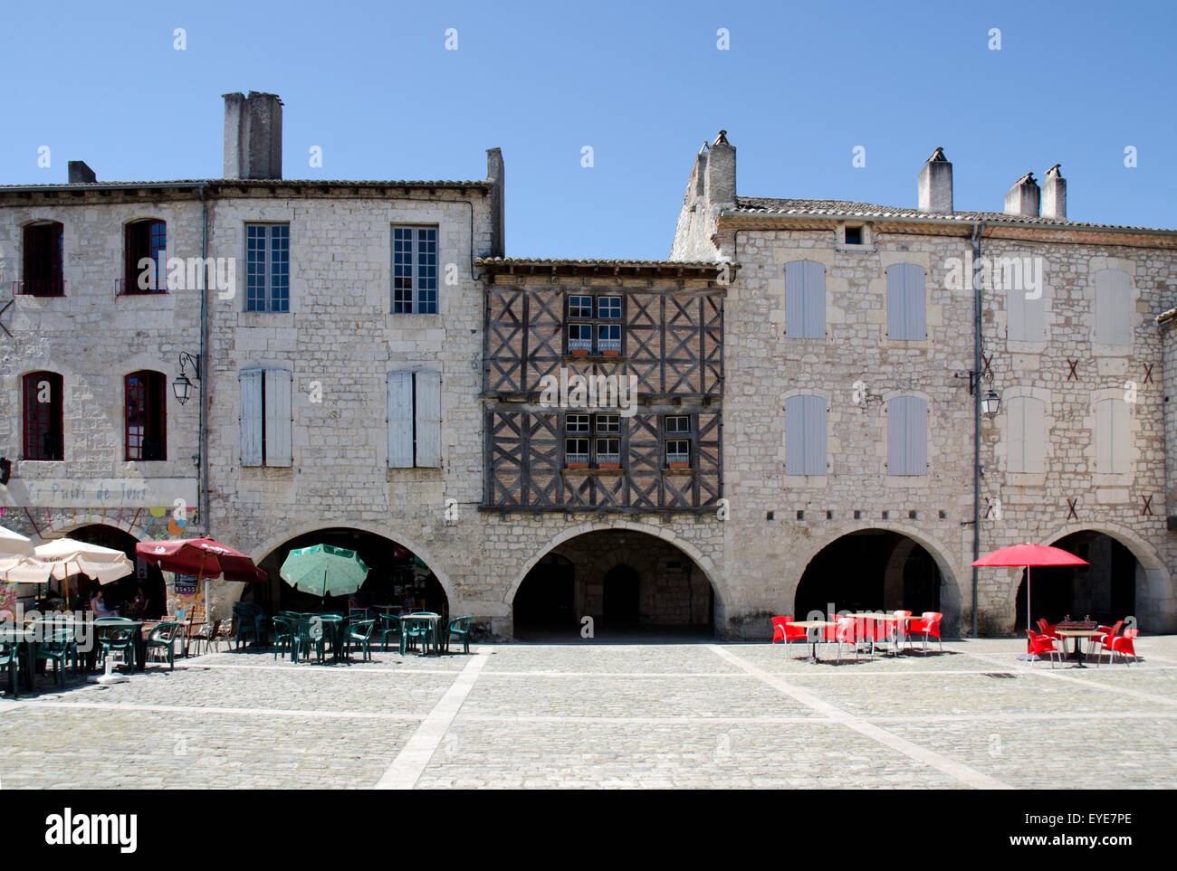Lauzerte square hires stock photography and images Alamy