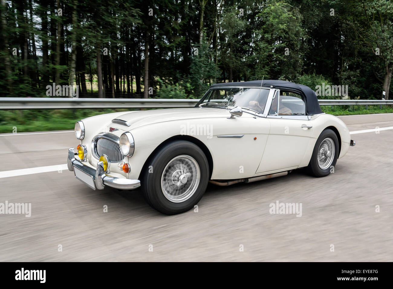 Austin-Healey 3000 at speed with its top up - No Sales on Alamy or anywhere else Stock Photo