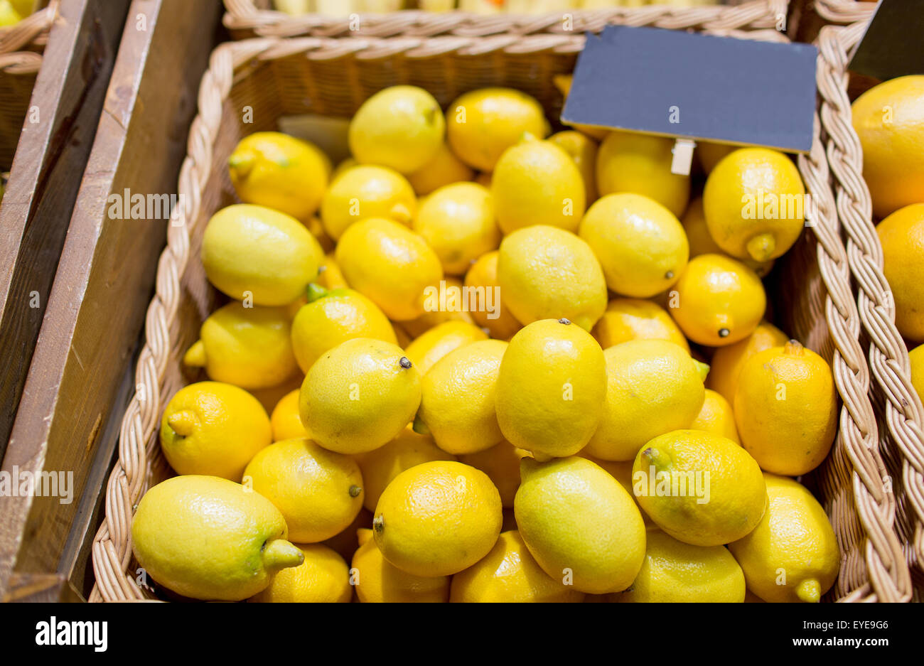 ripe lemons at food market Stock Photo - Alamy