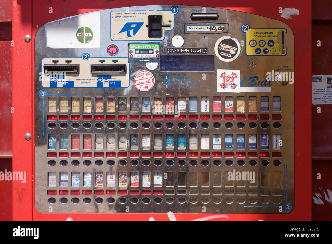 Cigarette vending machine italy hi-res stock photography and images