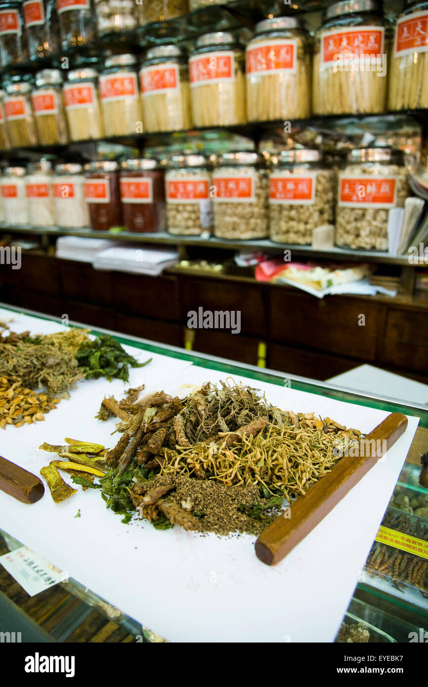Hong kong medicine shop hi-res stock photography and images - Alamy
