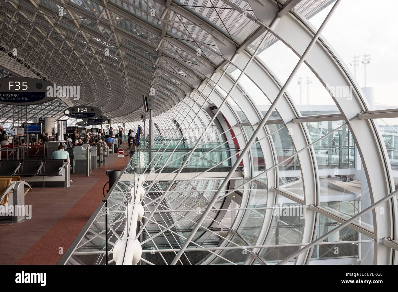 Charles de Gaulle Airport terminal 2F, Paris, France [2048 x 1536] :  r/InfrastructurePorn