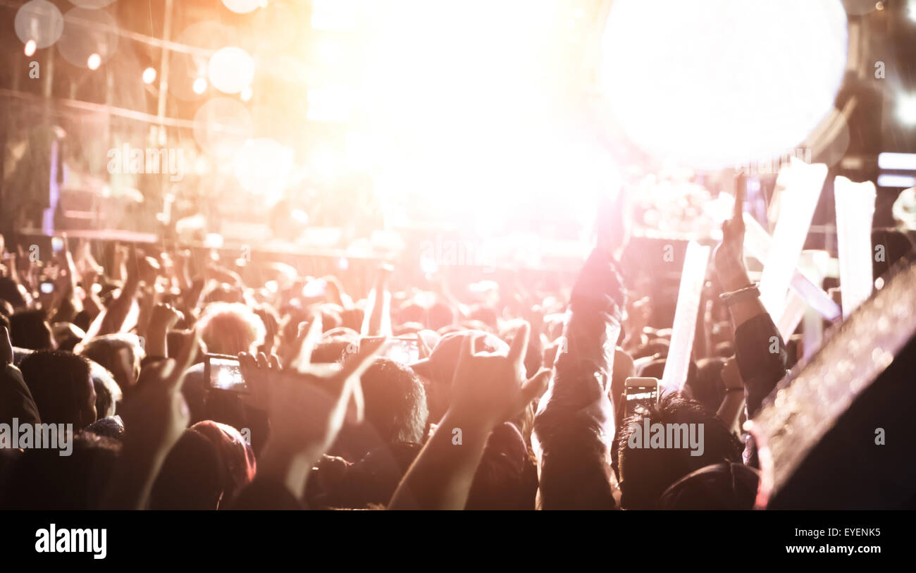 Crowd focus hires stock photography and images Alamy