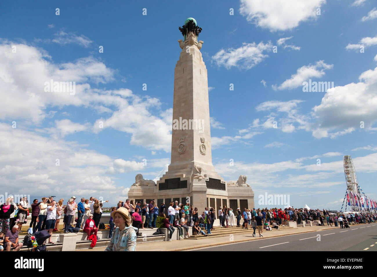 Crowds around the Portsmouth Naval Memorial Stock Photo
