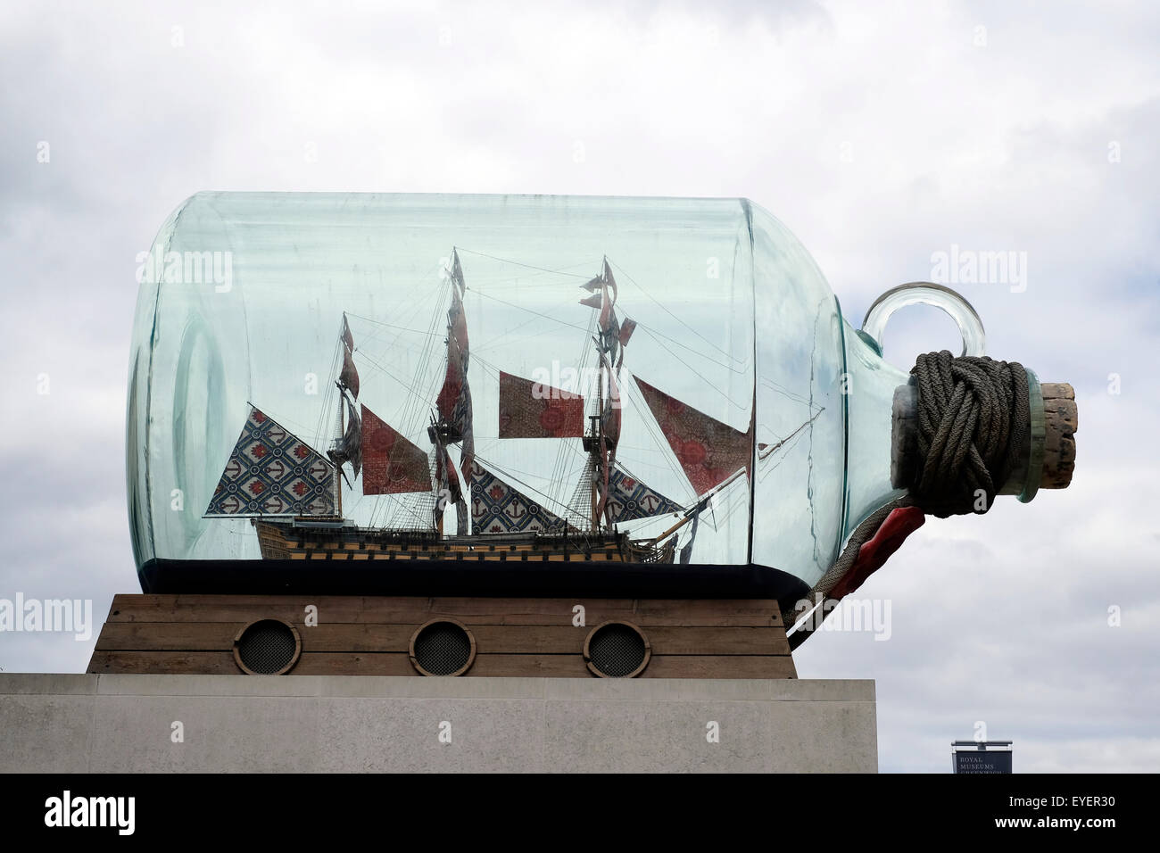 Nelson’s ship in a bottle by Yinka Shonibare, at the National Maritime Museum in Greenwich Stock Photo