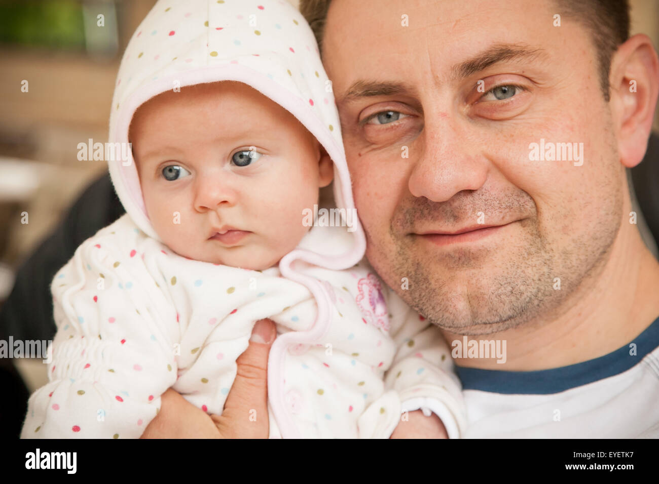 Dad hug baby girl hi-res stock photography and images - Alamy