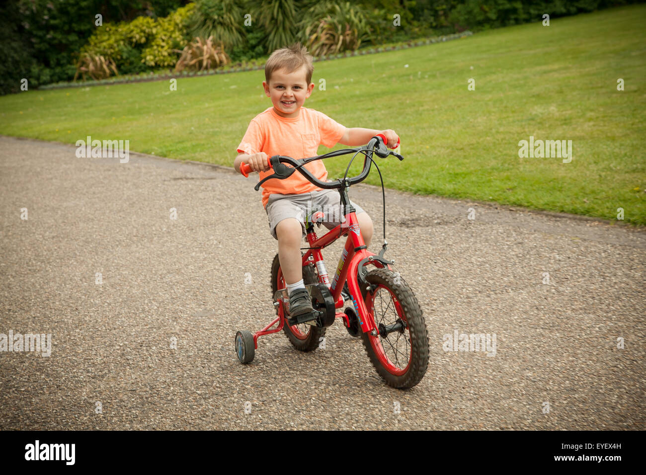 kid cycling