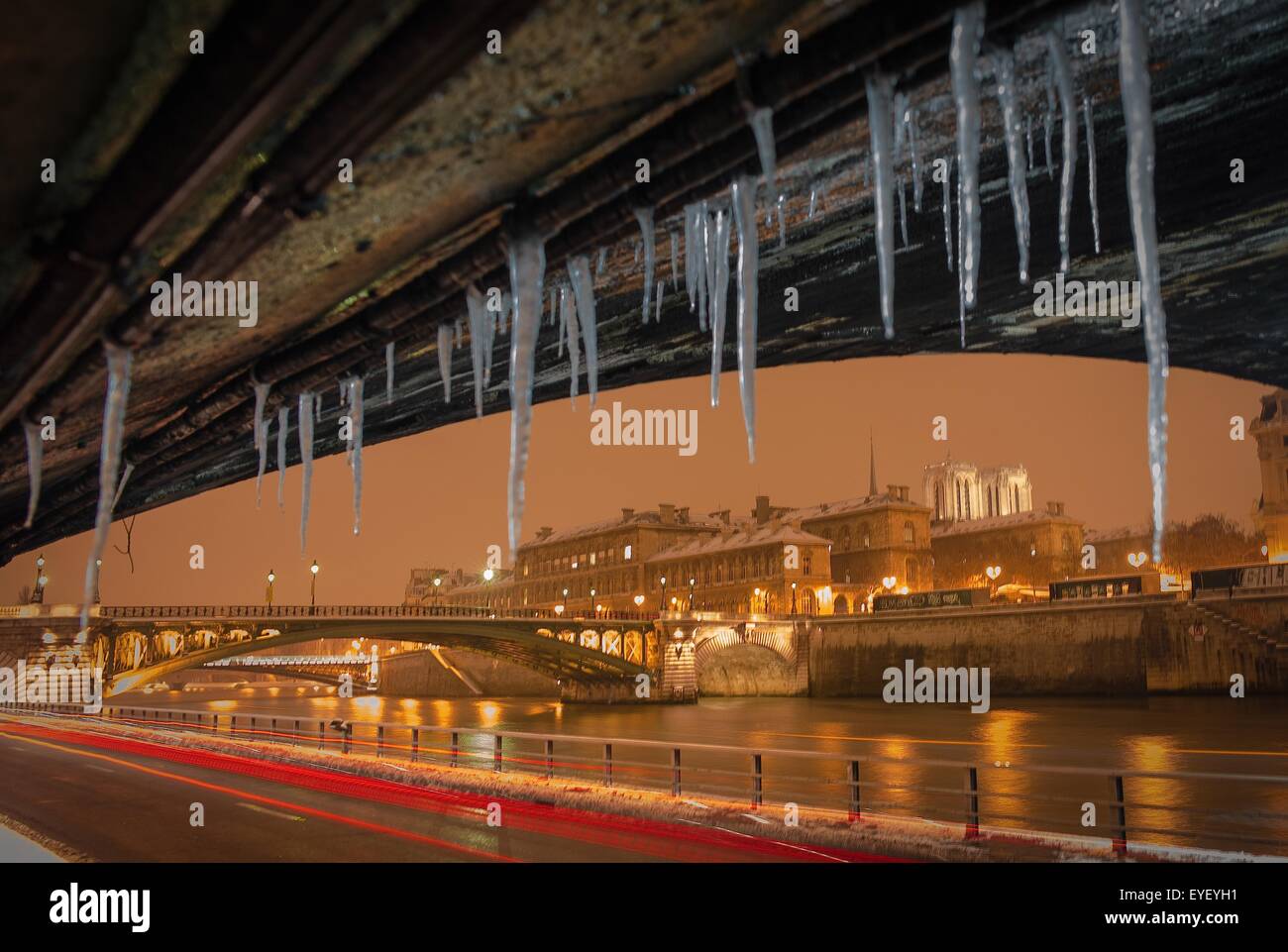 Seen on the bridge 'Notre-Dame', since the bridge 'of Change' in winter 20/01/2013 - Sylvain Leser Stock Photo