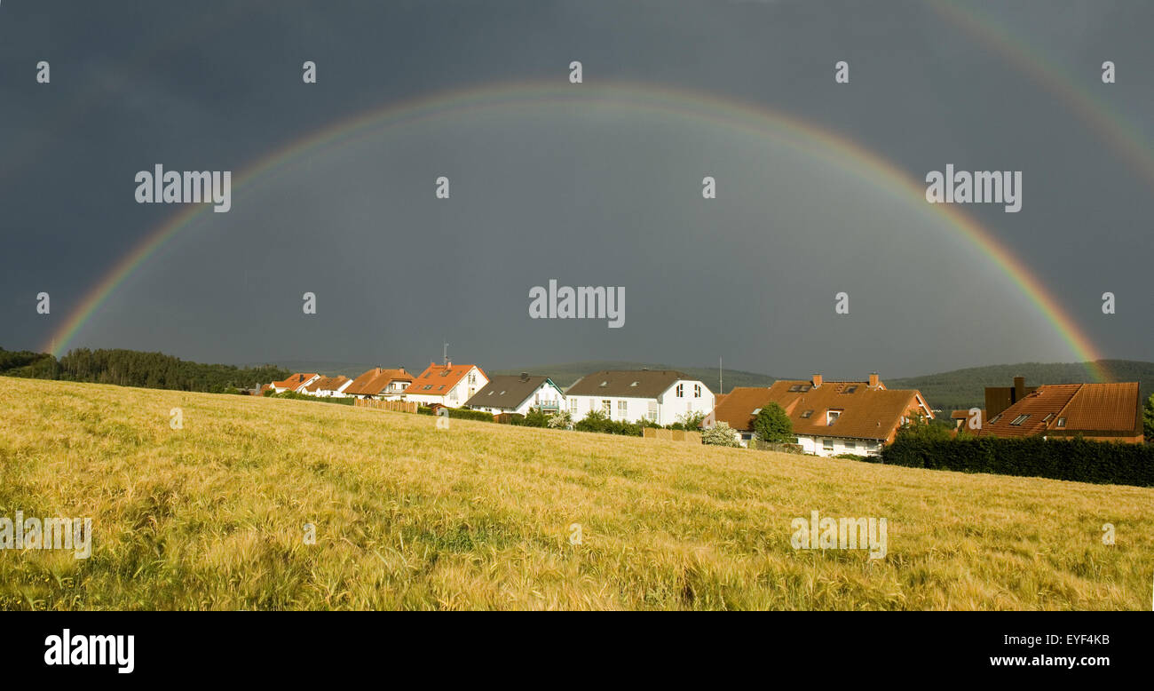 Regenbogen im Taunus, Landschaft Stock Photo