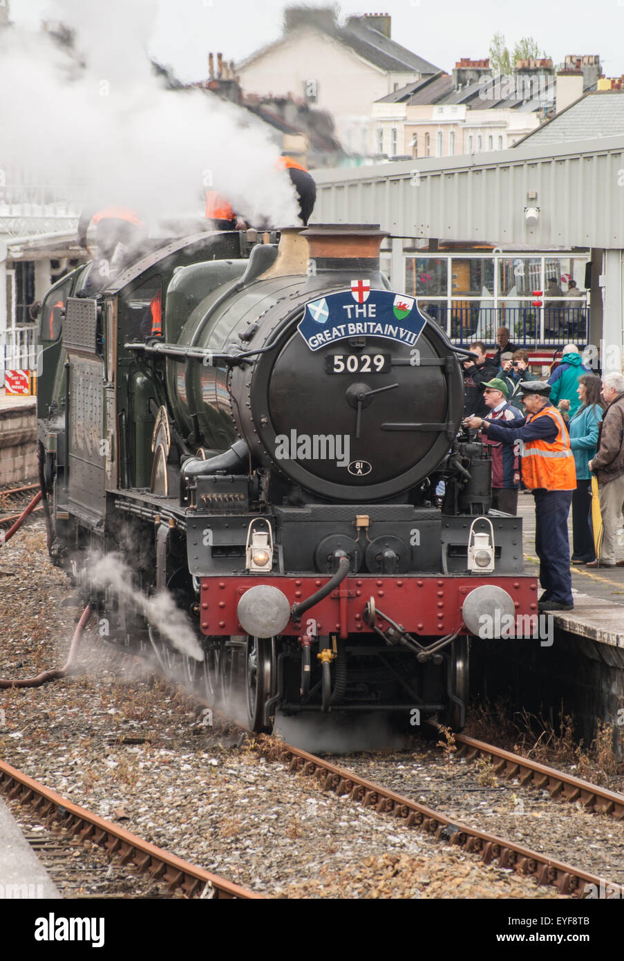 Nunney castle locomotive hi-res stock photography and images - Alamy