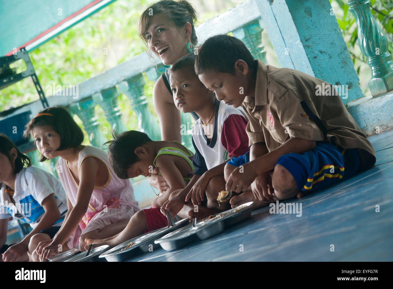 Orphan children hi-res stock photography and images - Alamy