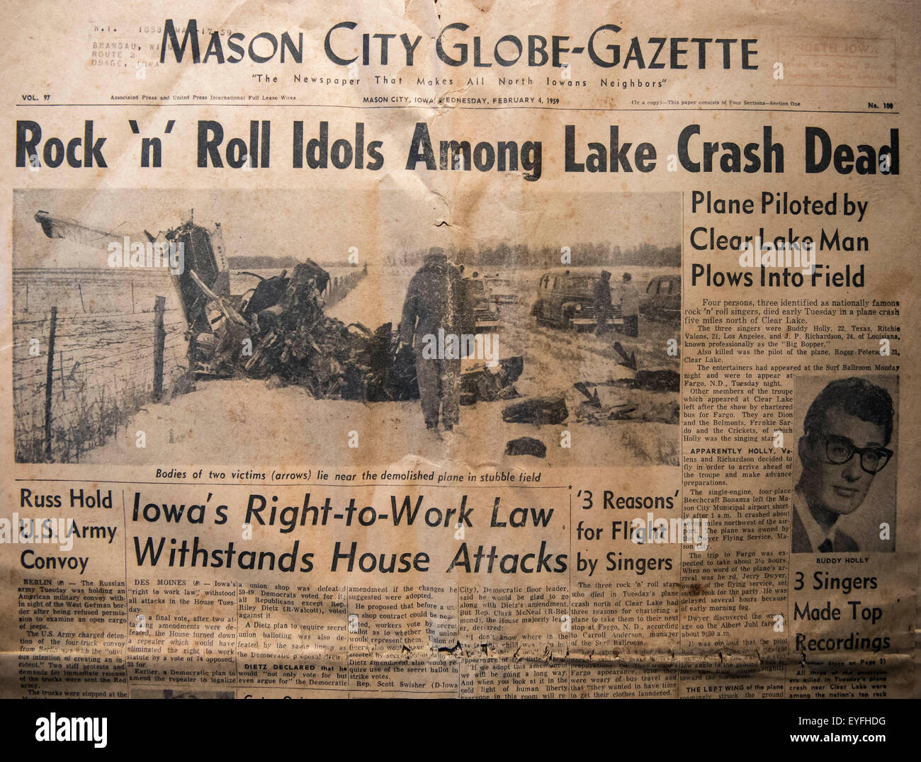 Clear Lake, Iowa, USA. 28th July, 2015. Memorabilia from decades of