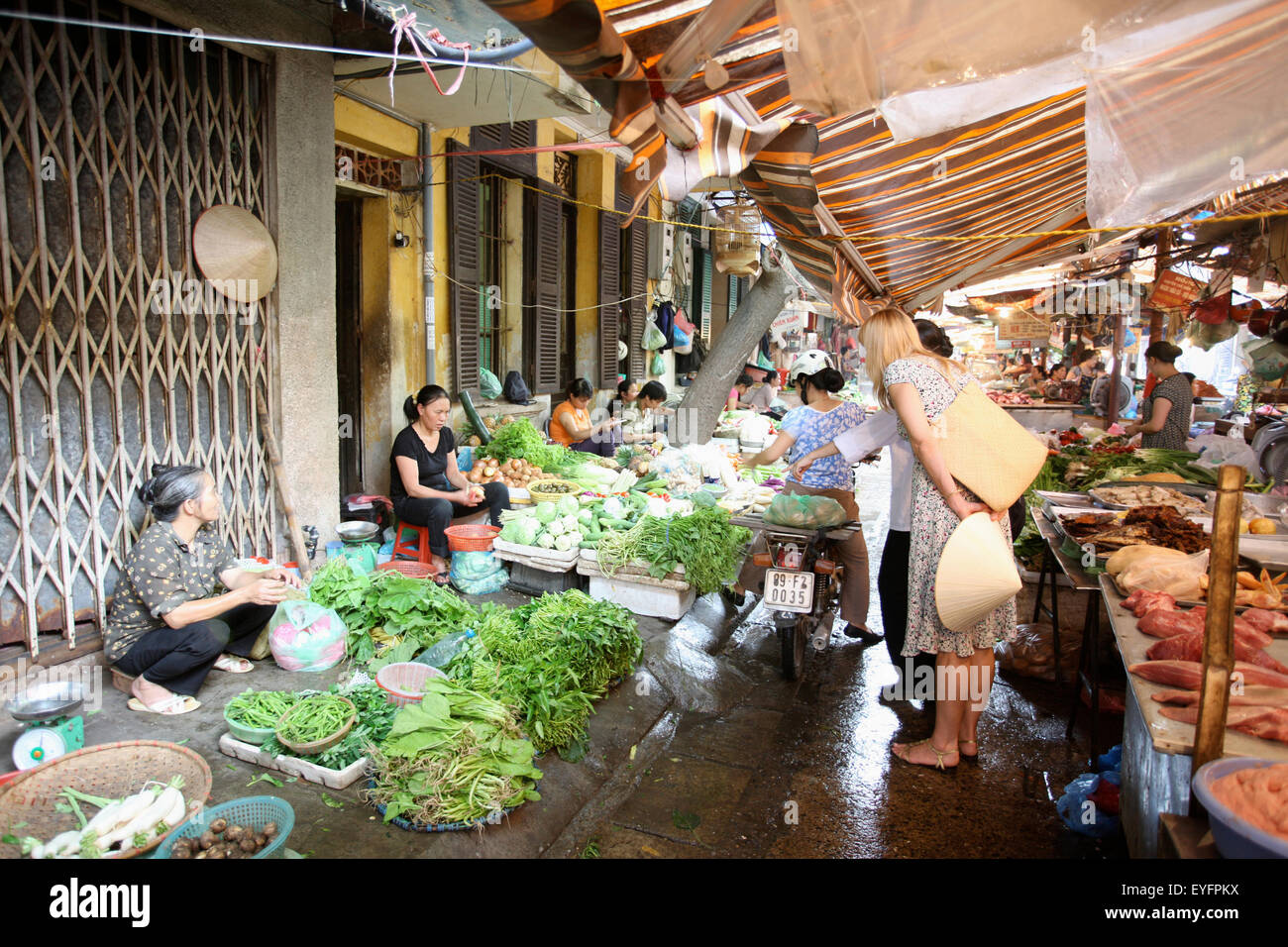Vietnam, Street market; Hanoi Stock Photo Alamy