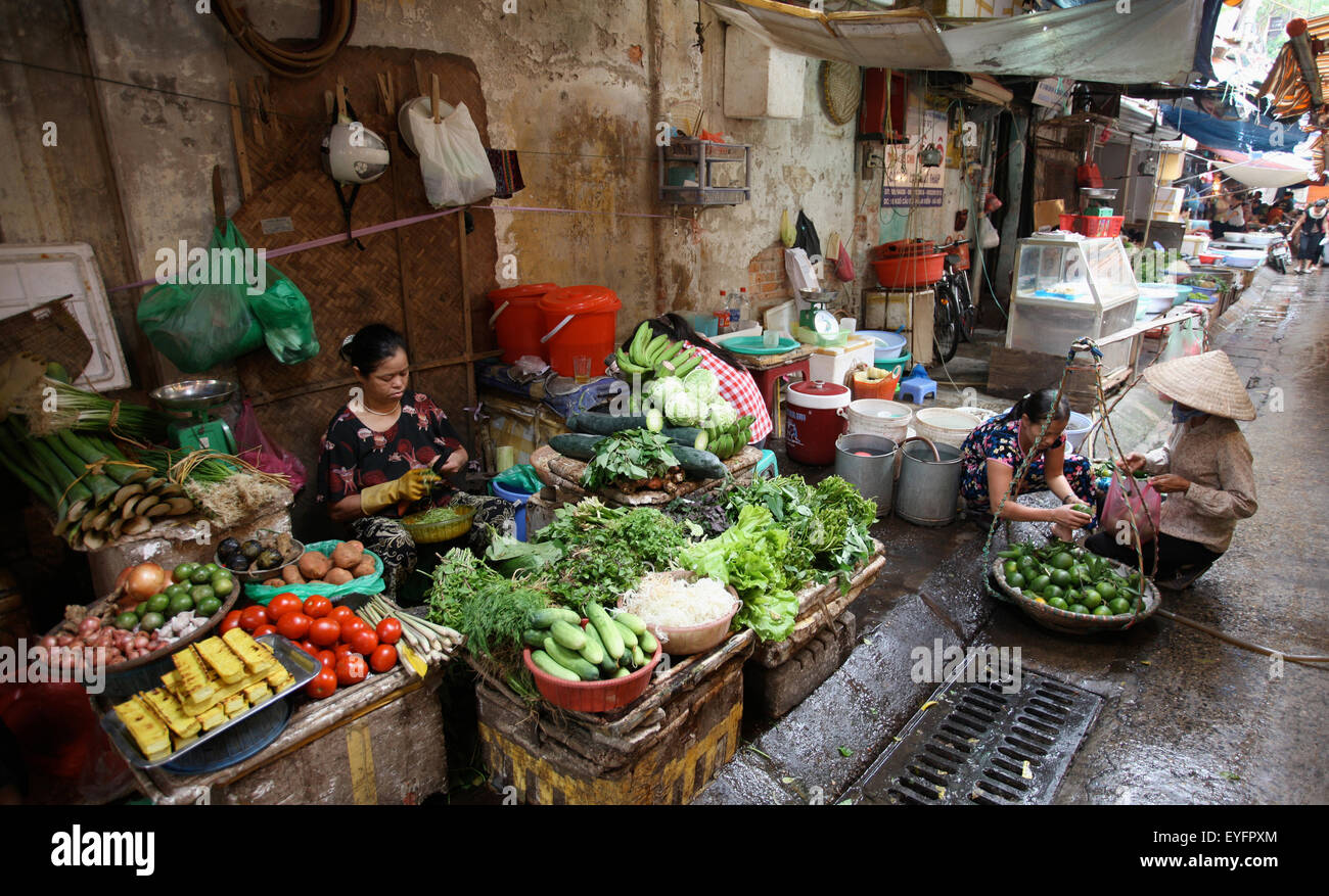 Vietnam, Street market; Hanoi Stock Photo Alamy