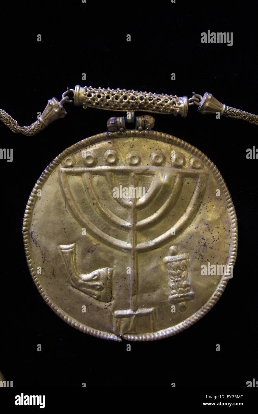 Medallion For Torah Scroll Hi res Stock Photography And Images Alamy