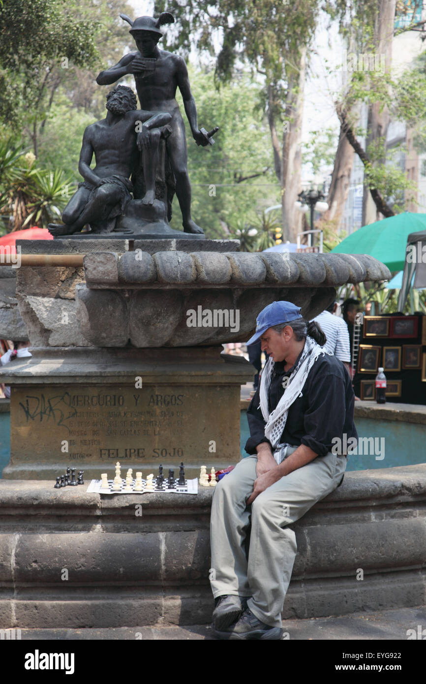 Mexico, Chess Player And Fountain On Avenida Alvaro Obregon In Fashionable  Colonia Roma District; Mexico City Stock Photo - Alamy