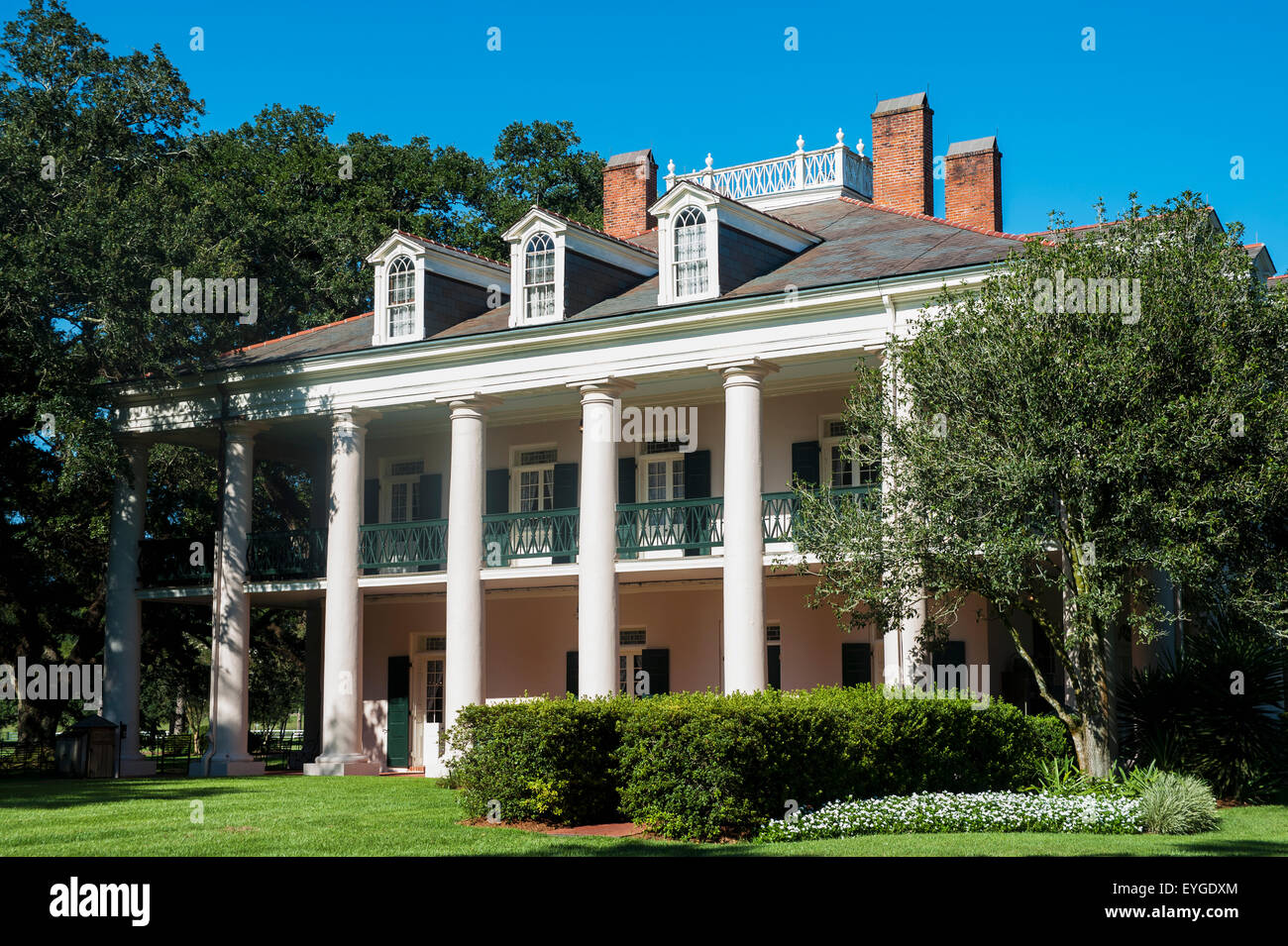USA, Louisiana, Oak Alley Plantation; Vacherie, Colonial style house