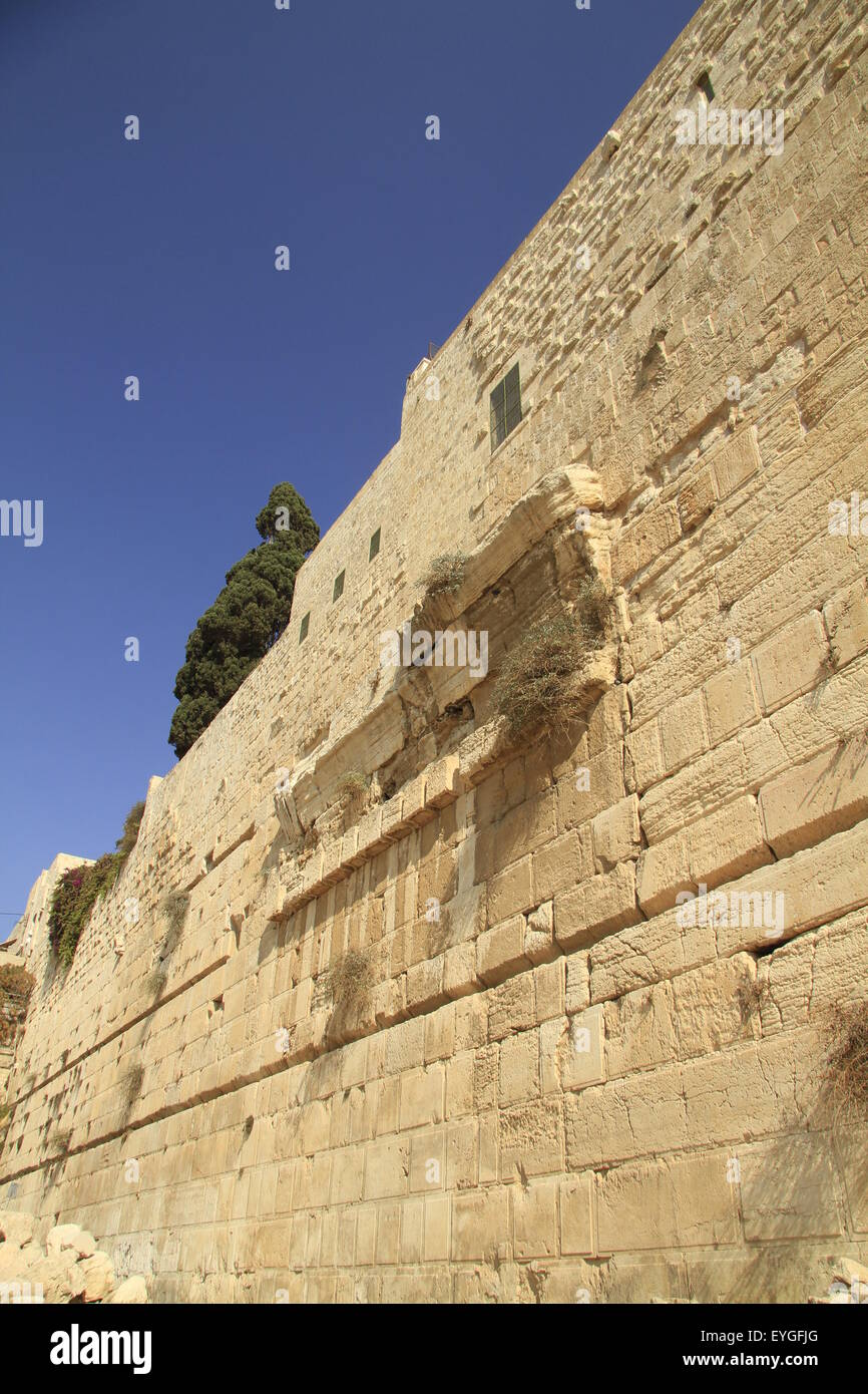 israel-jerusalem-archaeological-park-remains-of-robinson-s-arch-at