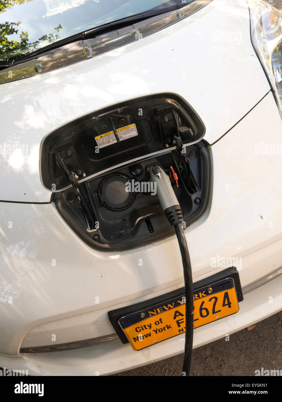 Electric vehicle Charging Station, NYC Stock Photo Alamy