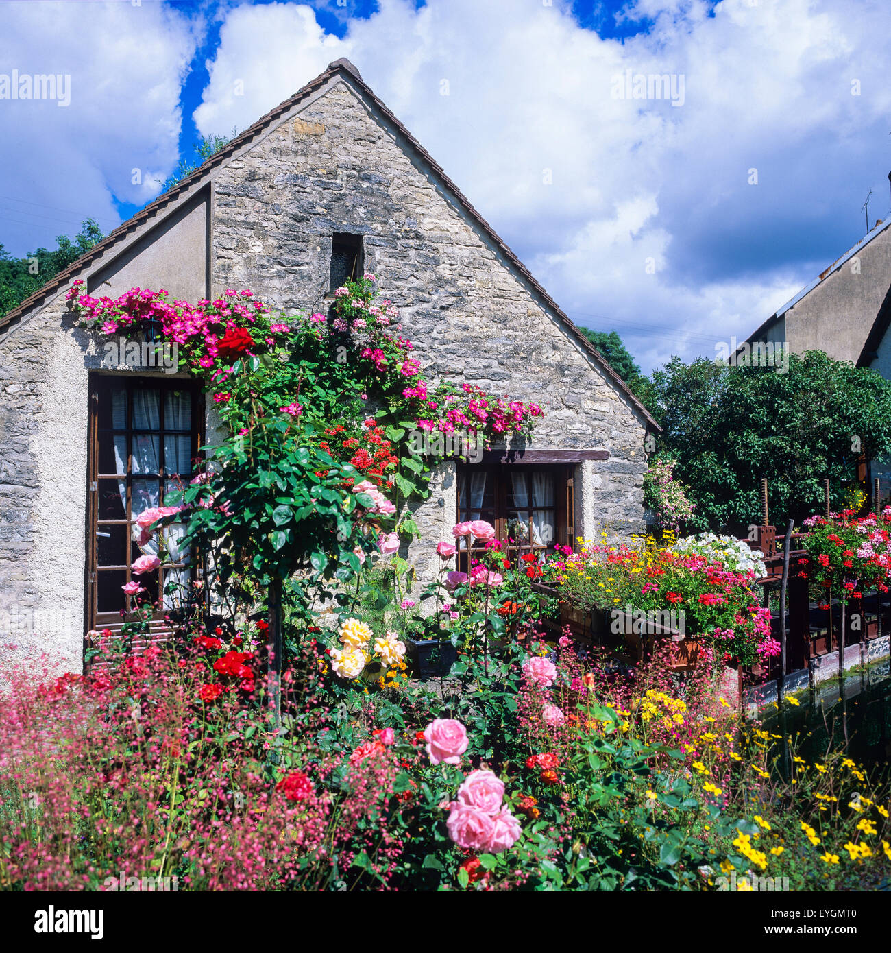 House decorated with flowers, Côted'Or, Burgundy, France Stock Photo