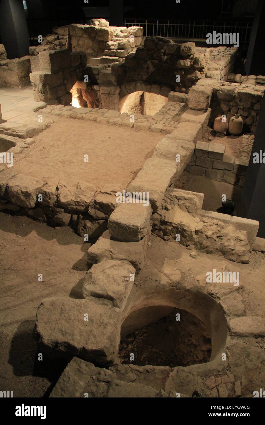 Jerusalem Old City, a water cistern at the middle complex, the Wohl Archaeological Museum in the Jewish Quarter Stock Photo