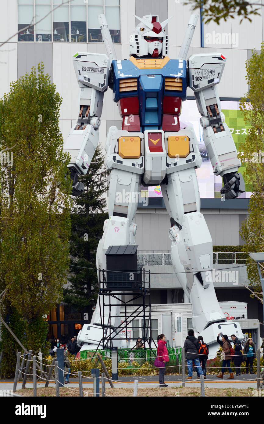 Gundam statue in Odaiba, Tokyo Japan Stock Photo - Alamy
