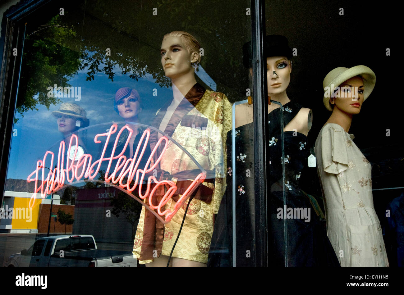 Vintage shop clothes hi-res stock photography and images - Alamy Vintage shop clothes hi-res stock photography and images - Alamy