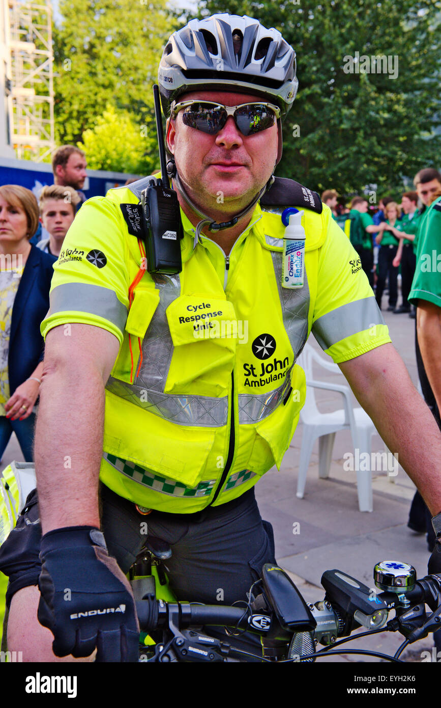 St John Ambulance bicycle response unit used in crowded situations. Bristol Harbour Festival Stock Photo