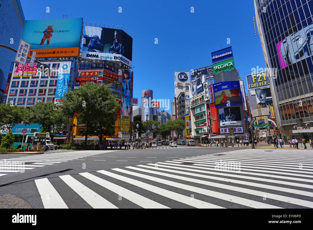 The pedestrian crossing at the intersection in Shibuya, Tokyo, Japan Stock Photo