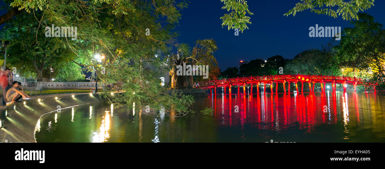 The Huc Bridge at night, Hoan Kiem Lake, Hanoi, Vietnam. Stock Photo