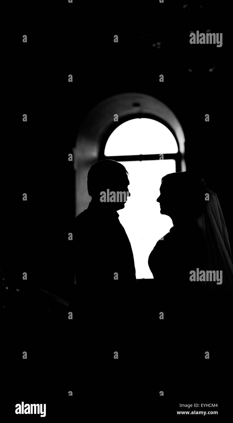 silhouette of bride and groom Stock Photo - Alamy