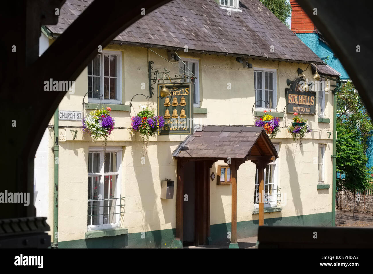 The Six Bells pub and brewery in Bishop's Castle, Shropshire, England, UK. Stock Photo