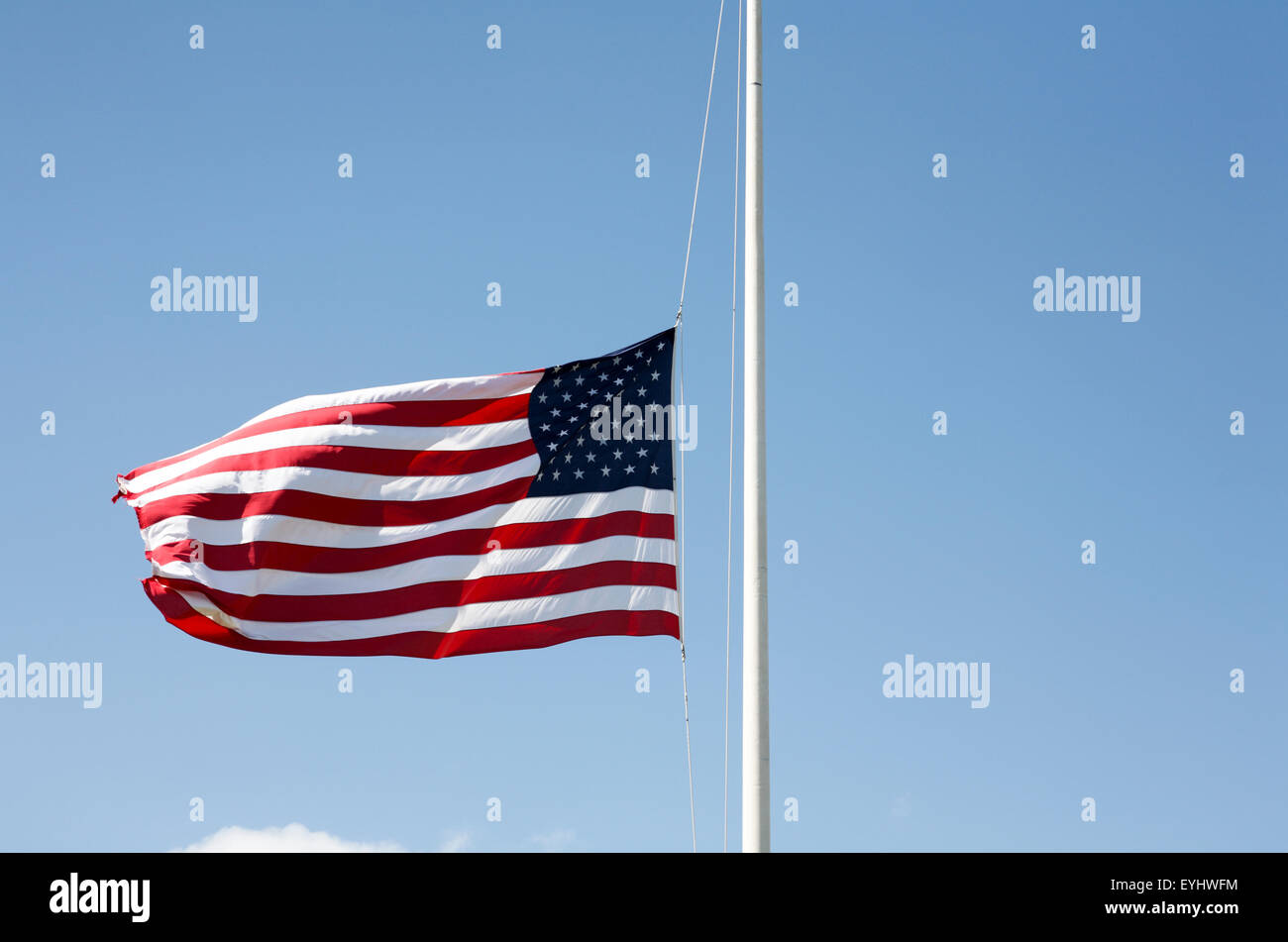 Us flag half mast hires stock photography and images Alamy