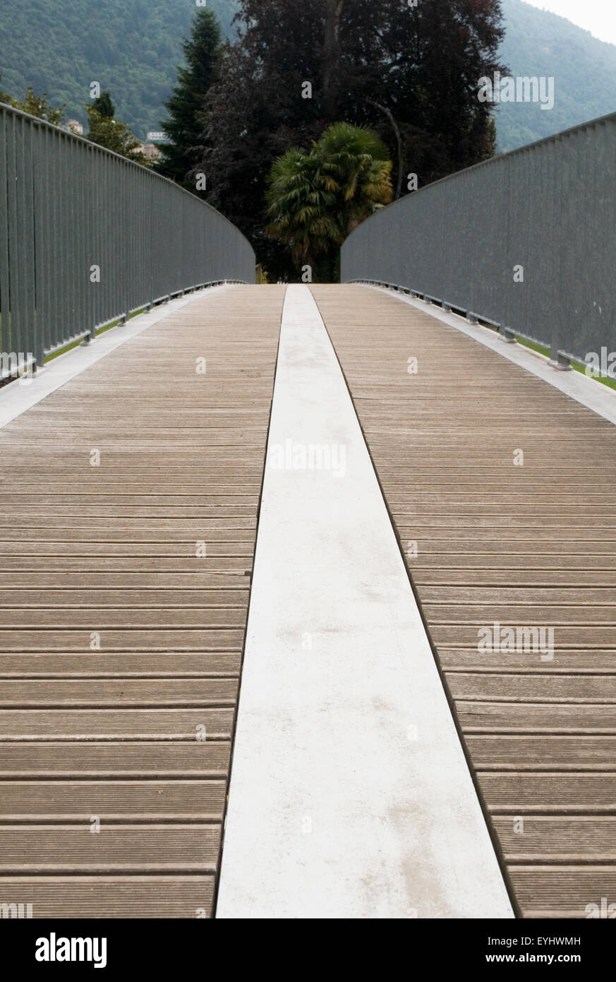 The pedestrian bridge hi-res stock photography and images - Alamy