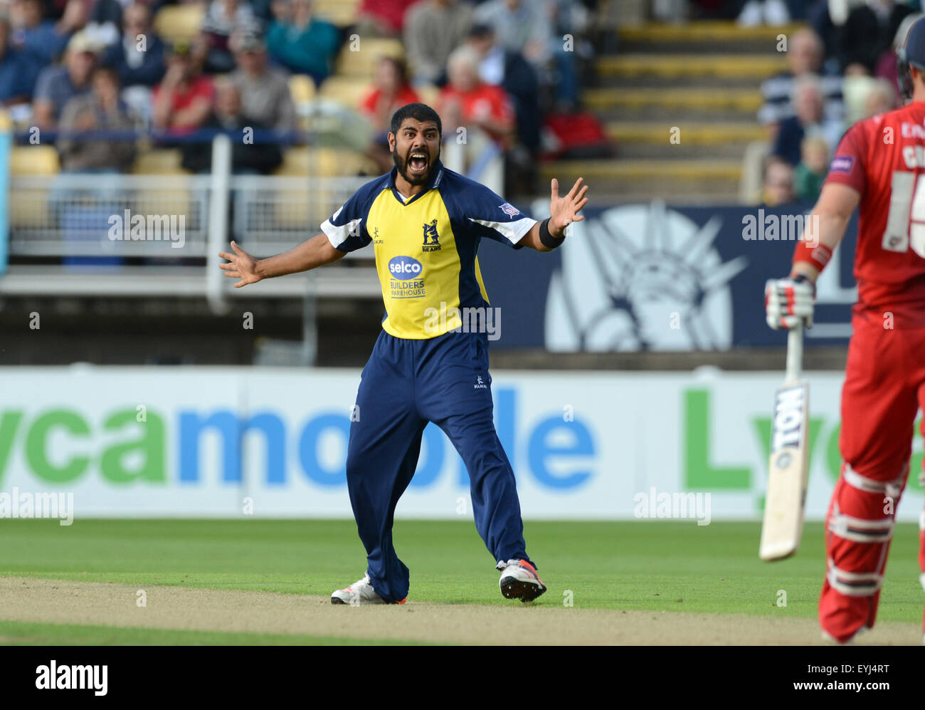 Warwickshire Cricketer Jeetan Patel appeals Stock Photo