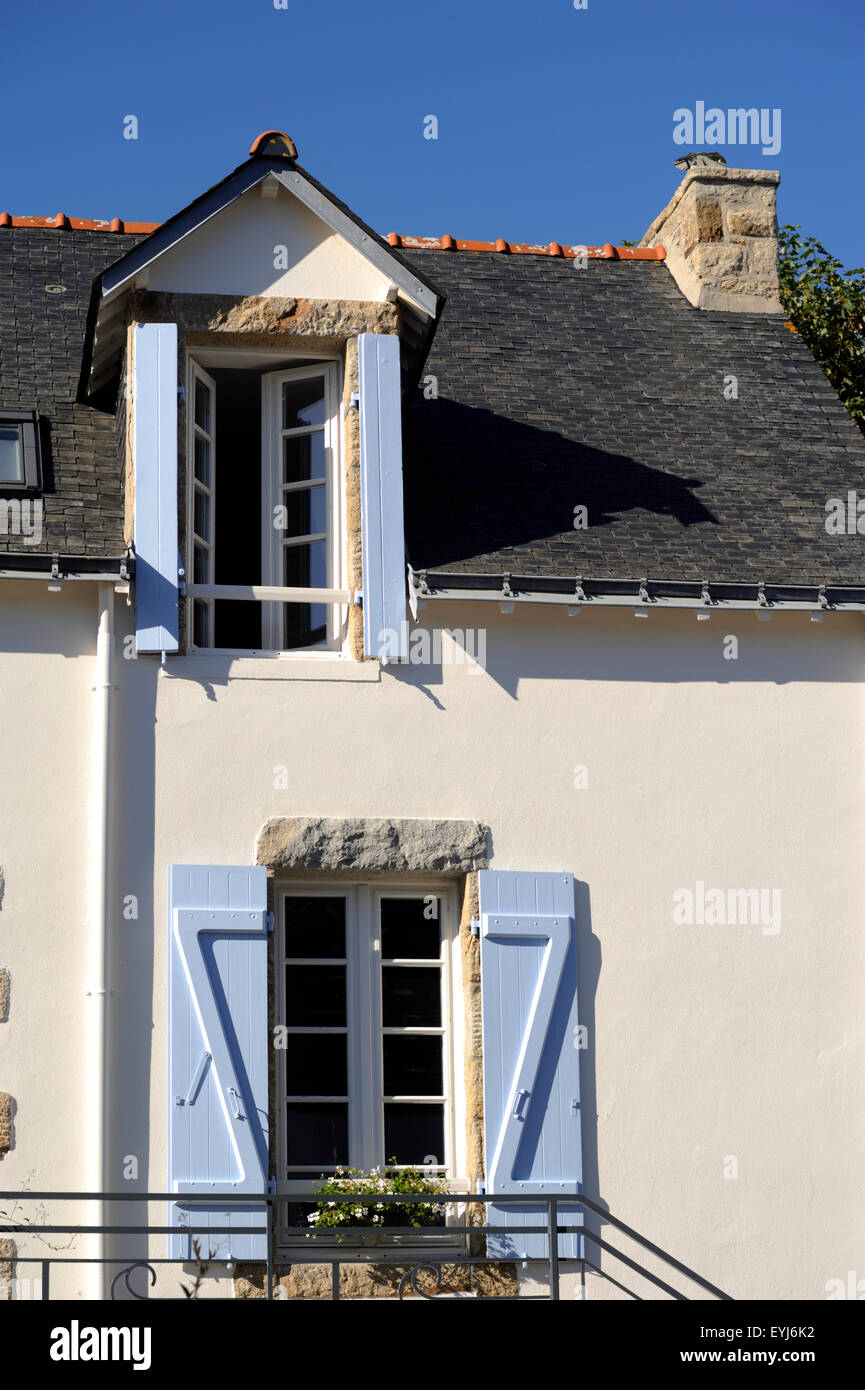 France, Brittany (Bretagne), Morbihan, Carnac, breton house, windows Stock Photo