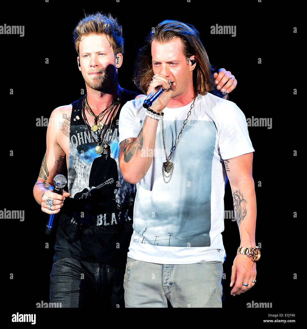 Florida georgia line brian kelley tyler hubbard hi-res stock photography  and images - Page 7 - Alamy