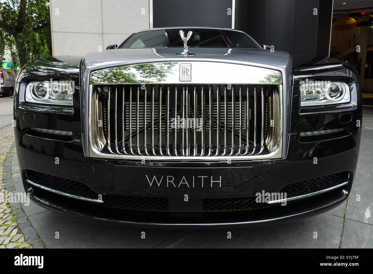 Rolls-Royce Wraith Coupé in Schwarz gebraucht in Berlin für