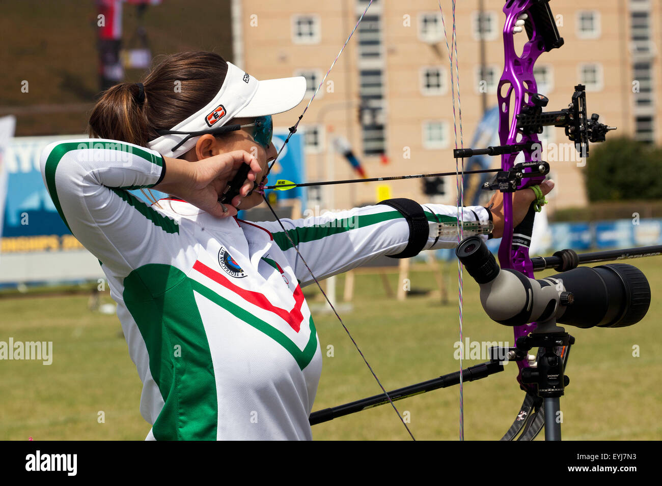 Copenhagen, Denmark, July 30th, 2015: Mexican archer Linda Ochoa competes in the World Archery Championships in Copenhagen during Thursday's individual matches  in compound bow. Credit:  OJPHOTOS/Alamy Live News Stock Photo
