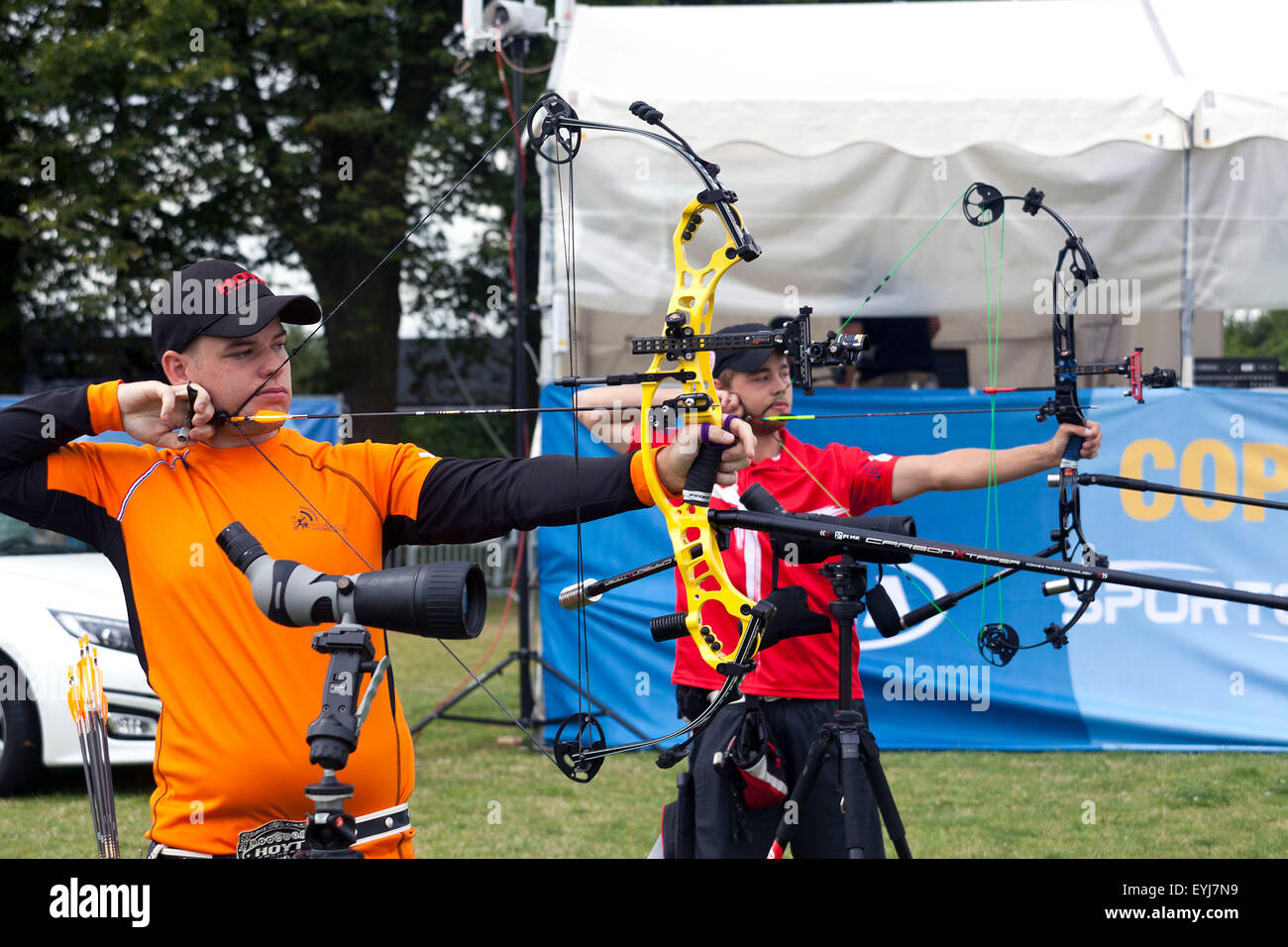 Copenhagen, Denmark, July 30th, 2015: Danish archer Stephan Hansen (R) and Dutch Mike Schloesser (L)  competes in the World Archery Championships in Copenhagen during Thursday's individual matches  in compound bow. Credit:  OJPHOTOS/Alamy Live News Stock Photo