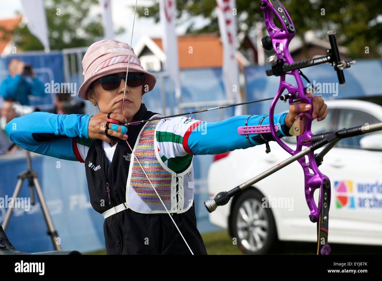 Copenhagen, Denmark, July 30th, 2015: Mexican archer Aida Roman competes in the World Archery Championships in Copenhagen during Thursday's individual matches  in recurve bow. Credit:  OJPHOTOS/Alamy Live News Stock Photo