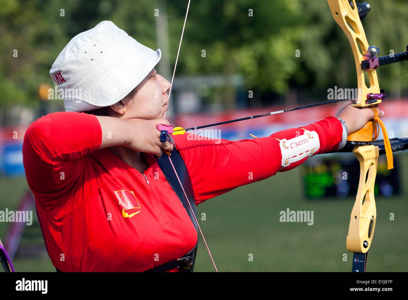 Copenhagen, Denmark, July 30th, 2015: Chinese archer Yuhong Qi competes in the World Archery Championships in Copenhagen during Thursday's individual matches  in recurve bow. Credit:  OJPHOTOS/Alamy Live News Stock Photo
