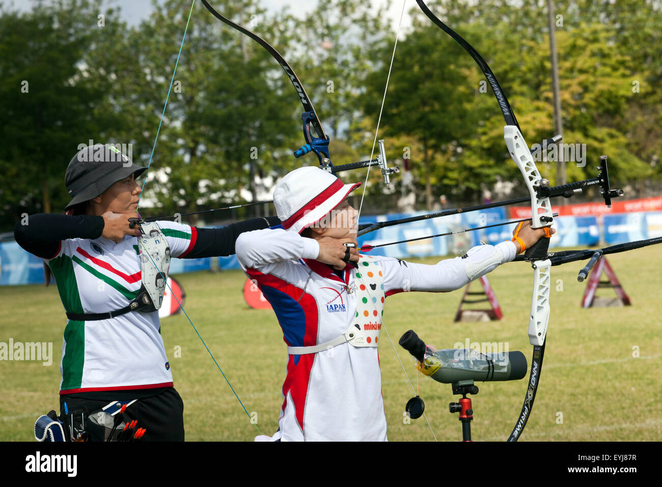 Copenhagen, Denmark, July 30th, 2015: Mexican archer Alecandra Valencia and Japanese Kaori Kawanaka competes in the World Archery Championships in Copenhagen during Thursday's individual matches  in recurve bow. Credit:  OJPHOTOS/Alamy Live News Stock Photo