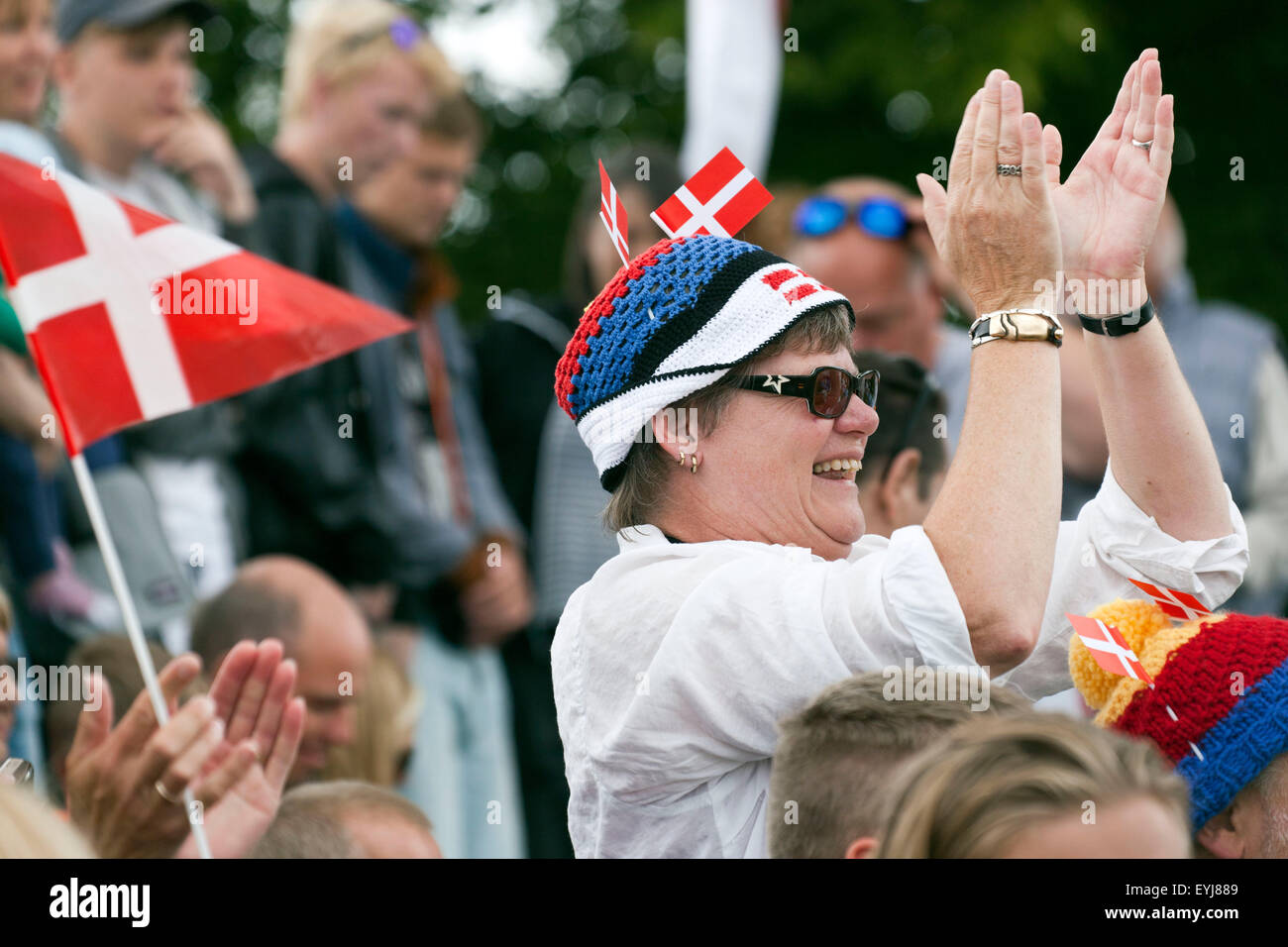 Copenhagen, Denmark, July 30th, 2015: Danish spectators applaus good results by archer Stephan Hansen who shot himself into the final in compound bow in a tight match. Credit:  OJPHOTOS/Alamy Live News Stock Photo